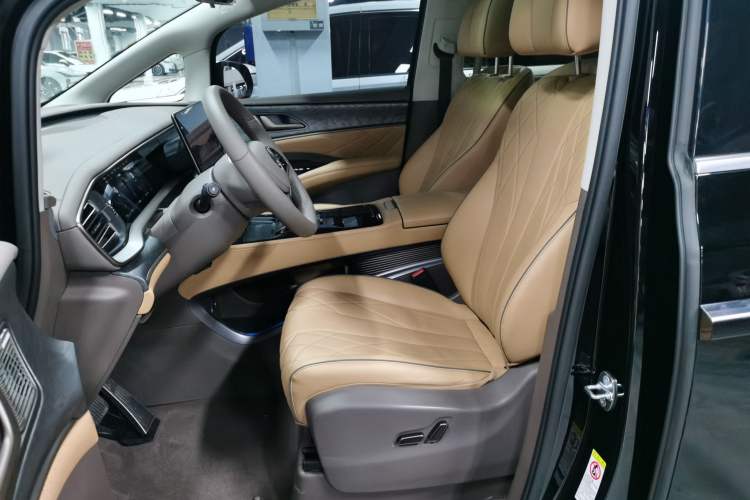 Used Denza D9 2023 DM-i 965 Luxury Model Left Front Seat