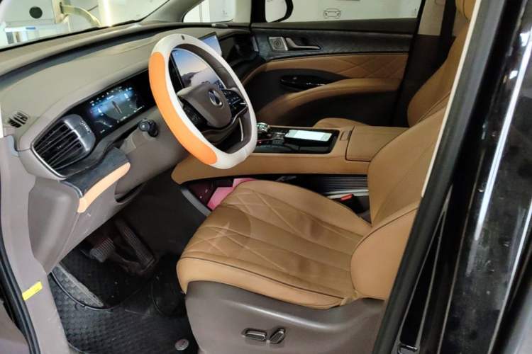 Used Denza D9 2023 DM-i 965 Luxury Model Left Front Seat
