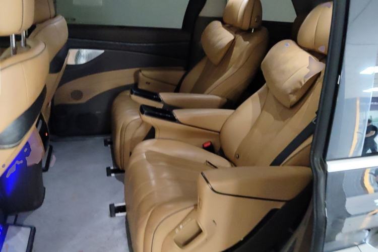 Used Denza D9 2023 DM-i 965 Luxury Model Left Rear Seat
