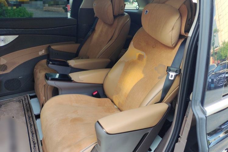 Used Denza D9 2023 DM-i 945 Business Edition Left Rear Seat