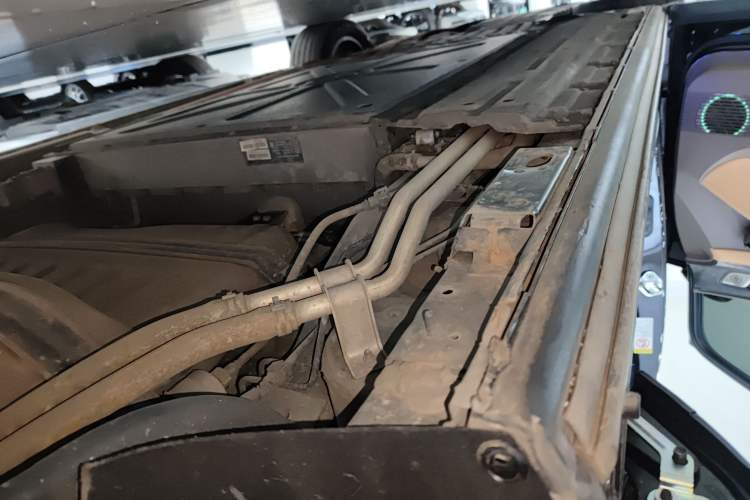 Used Denza D9 2023 DM-i 965 Luxury Model Left Side Sill