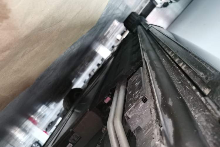 Used Denza D9 2023 DM-i 965 Luxury Model Left Side Sill