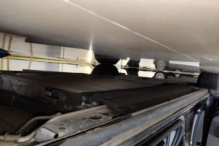 Used Denza D9 2023 DM-i 965 Luxury Model Left Side Sill