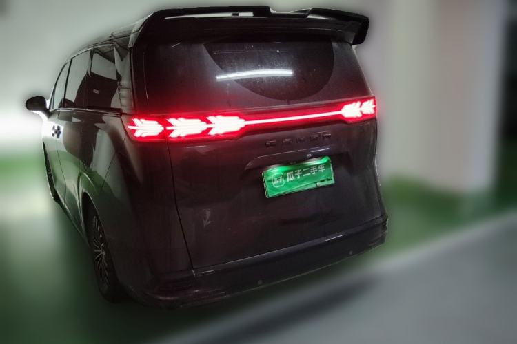 Used Denza D9 2023 DM-i 965 Luxury Model Rear Left 45 Deg