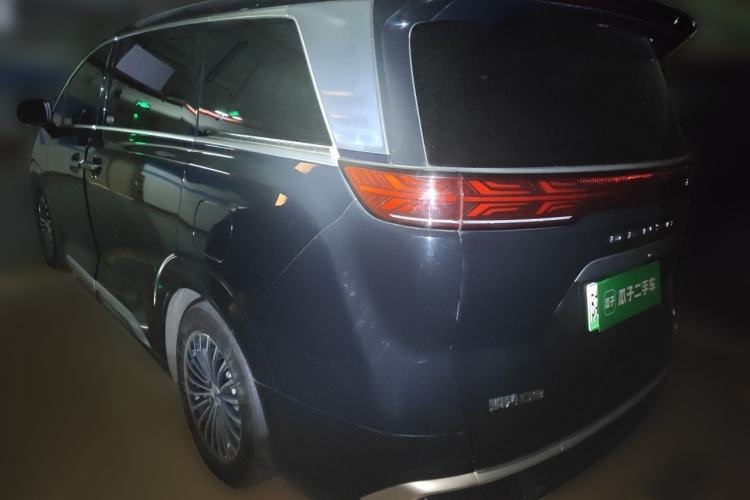 Used Denza D9 2023 DM-i 965 Luxury Model Rear Left 45 Deg