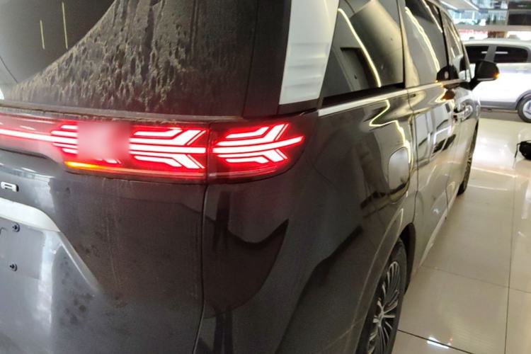 Used Denza D9 2023 DM-i 965 Luxury Model Right Rear Taillight