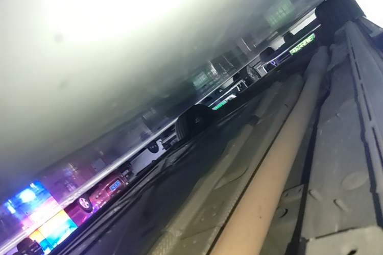 Used Denza D9 2023 DM-i 965 Luxury Model Right Side Sill
