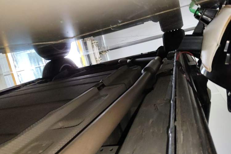 Used Denza D9 2023 DM-i 965 Luxury Model Right Side Sill