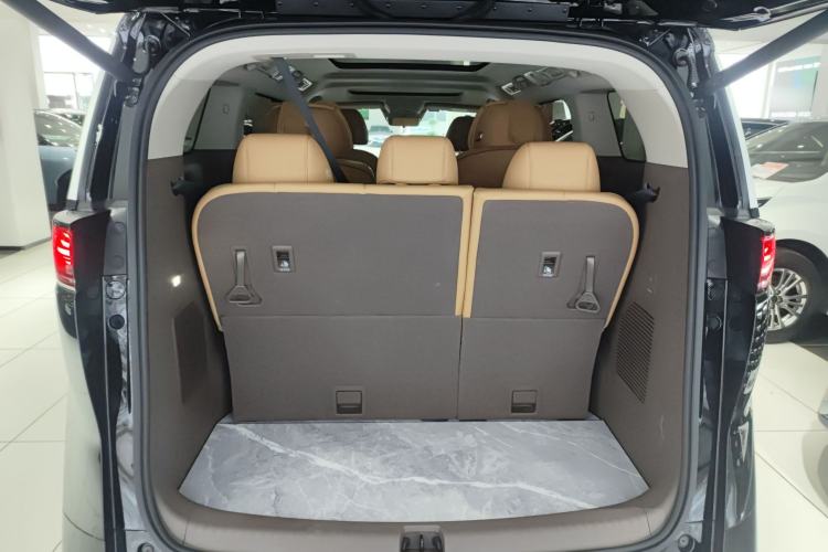 Used Denza D9 2023 DM-i 965 Luxury Model Trunk