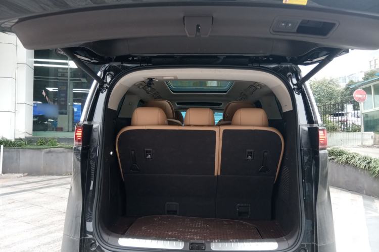 Used Denza D9 2023 DM-i 965 Luxury Model Trunk