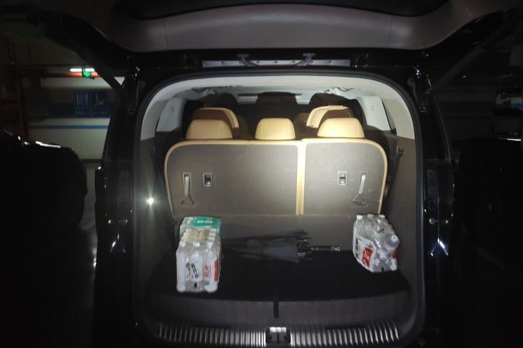 Used Denza D9 2023 DM-i 965 Luxury Model Trunk