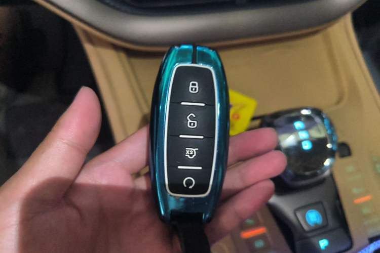 Used Denza D9 2023 DM-i 965 Luxury Model Vehicle Key