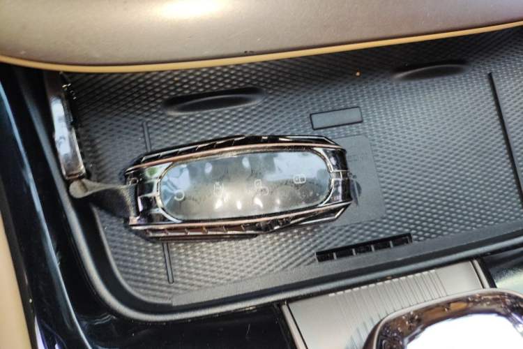 Used Denza D9 2023 DM-i 945 Business Edition Vehicle Key