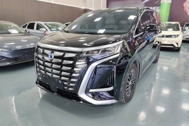 Used Denza D9 2023 DM-i 965 Luxury Model
