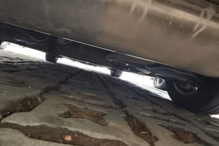 Used Denza D9 2023 DM-i 965 Luxury Model Chassis Rear