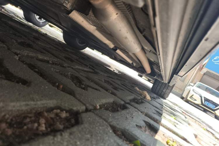 Used Denza D9 2023 DM-i 965 Luxury Model Chassis Rear Right
