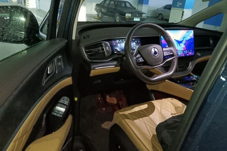 Used Denza D9 2023 DM-i 965 Luxury Model Driver Seat