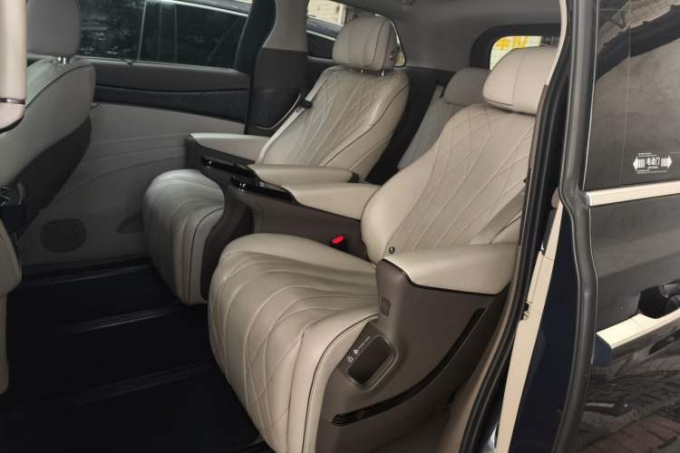 Used Denza D9 2023 DM-i 965 Luxury Model Left Rear Seat