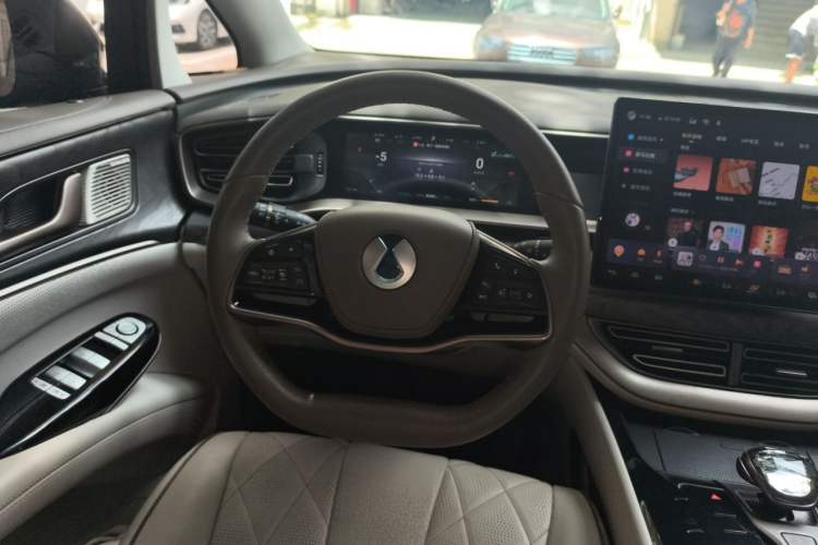 Used Denza D9 2023 DM-i 965 Luxury Model Steering Wheel