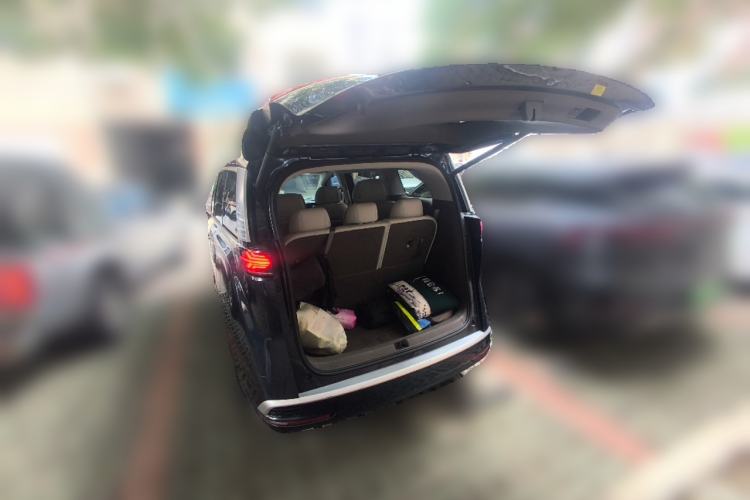 Used Denza D9 2023 DM-i 965 Luxury Model Trunk