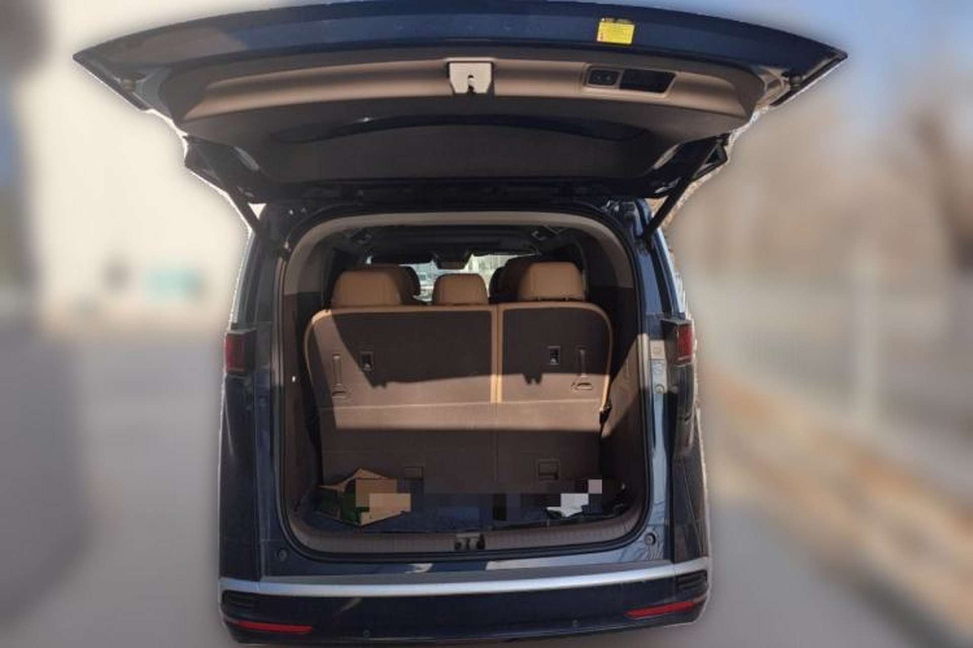 Used Denza D9 2023 DM-i 965 Luxury Model Trunk