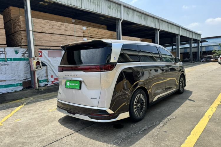 Used Denza D9 2023 PREMIER Founder Edition Exterior 6