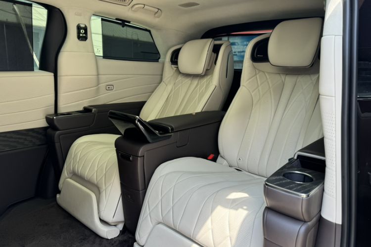 Used Denza D9 2023 PREMIER Founder Edition Interior 2