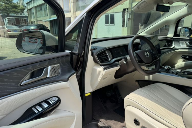 Used Denza D9 2023 PREMIER Founder Edition Interior 5