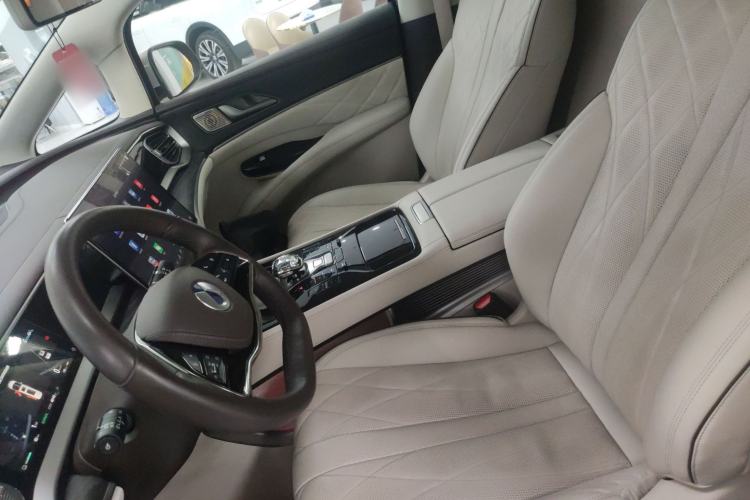 Used Denza D9 2023 PREMIER Founder Edition Left Front Seat