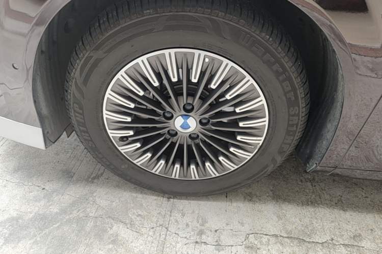 Used Denza D9 2023 PREMIER Founder Edition Left Front Wheel Hub