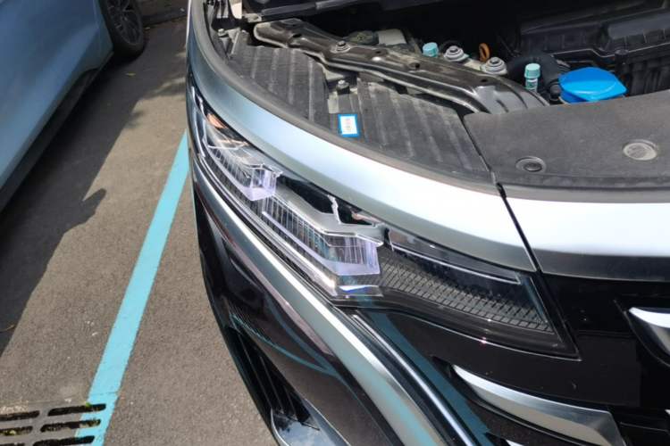 Used Denza D9 2023 PREMIER Founder Edition Right Front Headlight