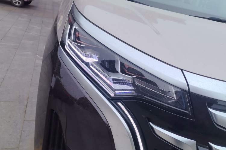 Used Denza D9 2023 PREMIER Founder Edition Right Front Headlight