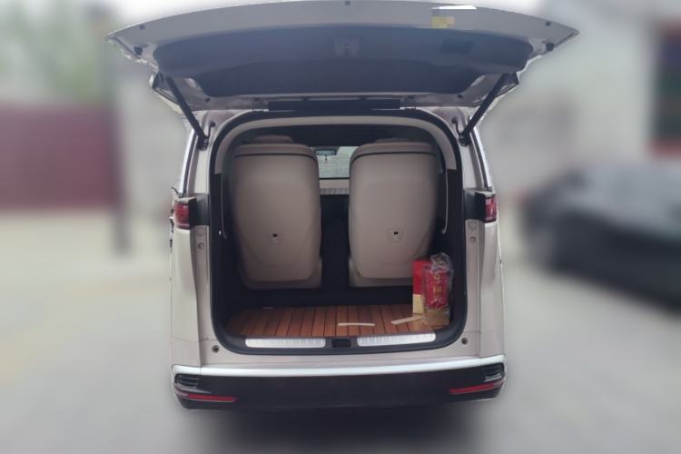 Used Denza D9 2023 PREMIER Founder Edition Trunk