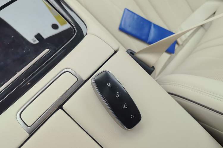 Used Denza D9 2023 PREMIER Founder Edition Vehicle Key