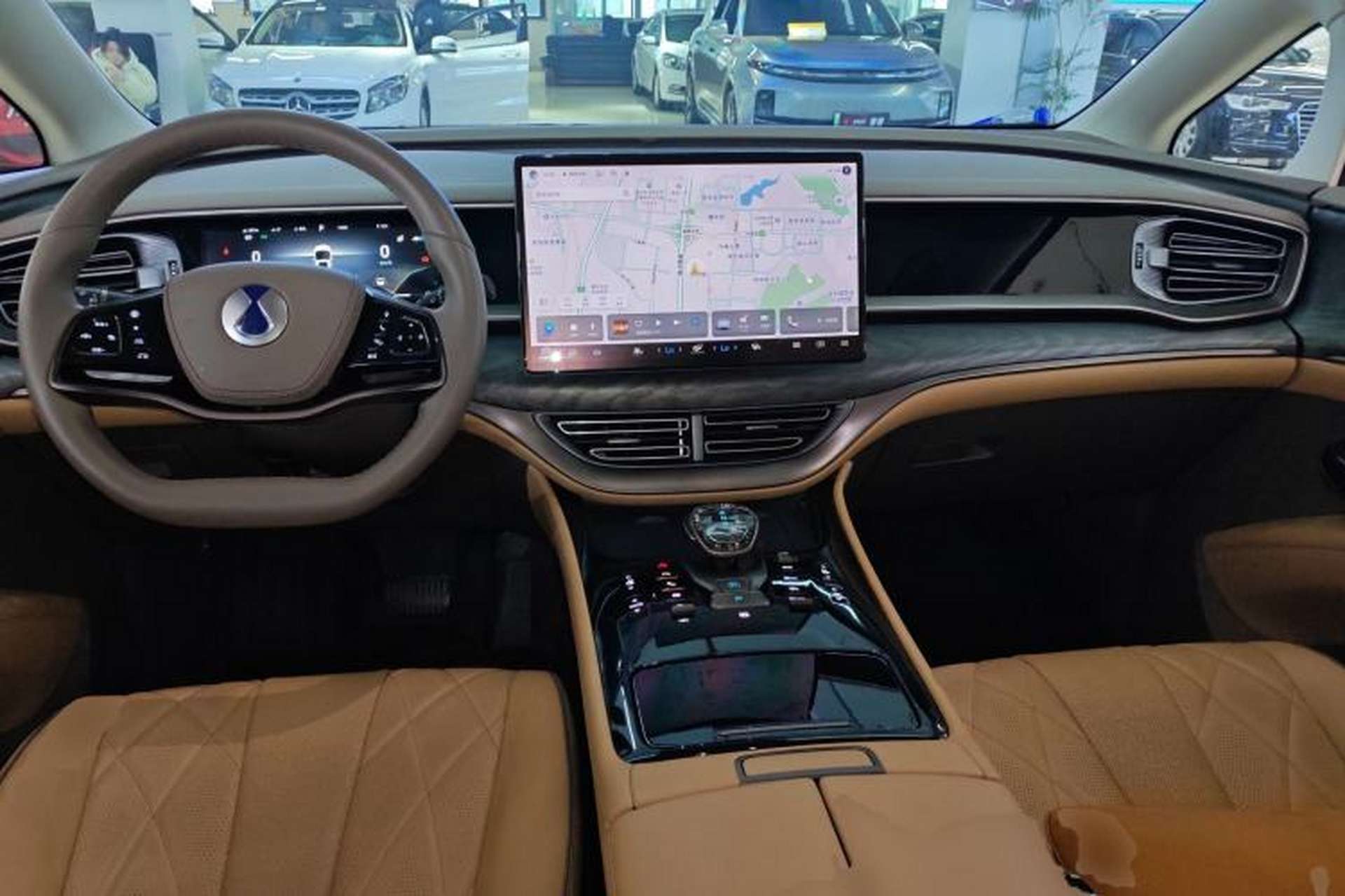 Used Denza D9 2023 DM-i 945 Business Edition Center Console