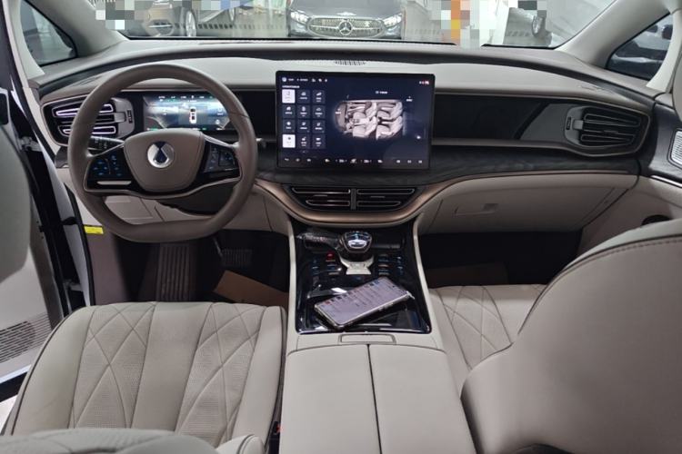 Used Denza D9 2023 DM-i 965 Luxury Model Center Console