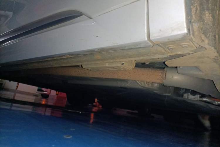 Used Denza D9 2023 DM-i 965 Luxury Model Chassis Front Right