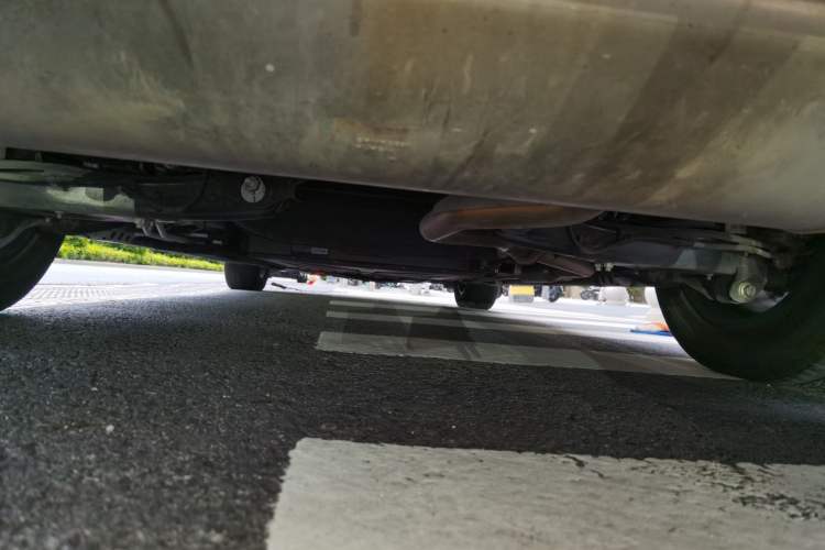 Used Denza D9 2023 DM-i 965 Luxury Model Chassis Rear