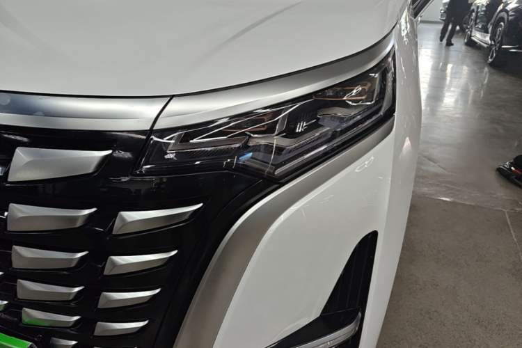 Used Denza D9 2023 DM-i 965 Luxury Model Left Front Headlight