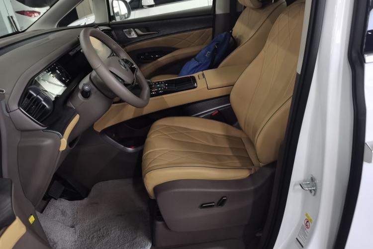 Used Denza D9 2023 DM-i 965 Luxury Model Left Front Seat