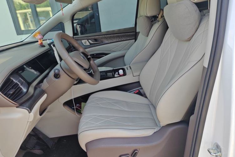 Used Denza D9 2023 DM-i 965 Luxury Model Left Front Seat