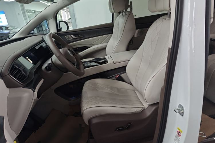 Used Denza D9 2023 DM-i 965 Luxury Model Left Front Seat