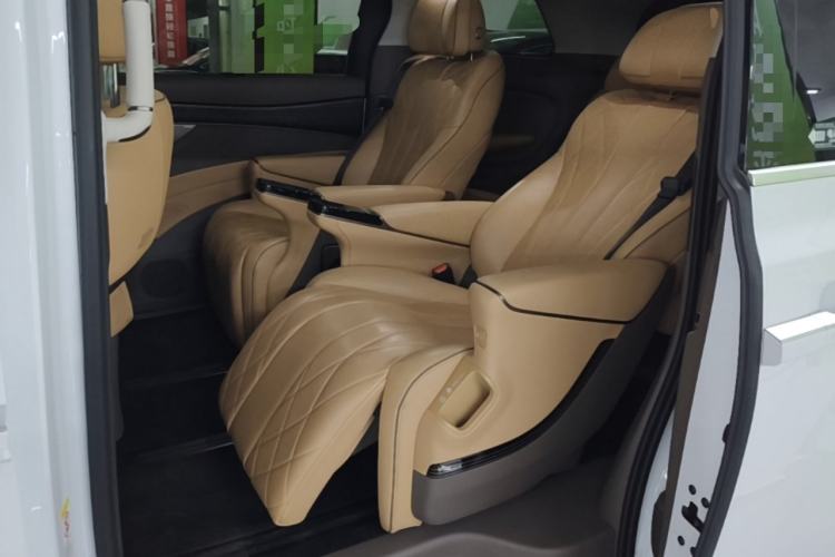 Used Denza D9 2023 DM-i 965 Luxury Model Left Rear Seat