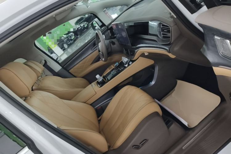 Used Denza D9 2023 DM-i 965 Luxury Model Right Front Seat