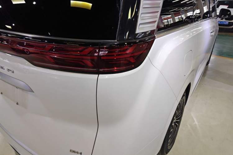Used Denza D9 2023 DM-i 945 Business Edition Right Rear Taillight