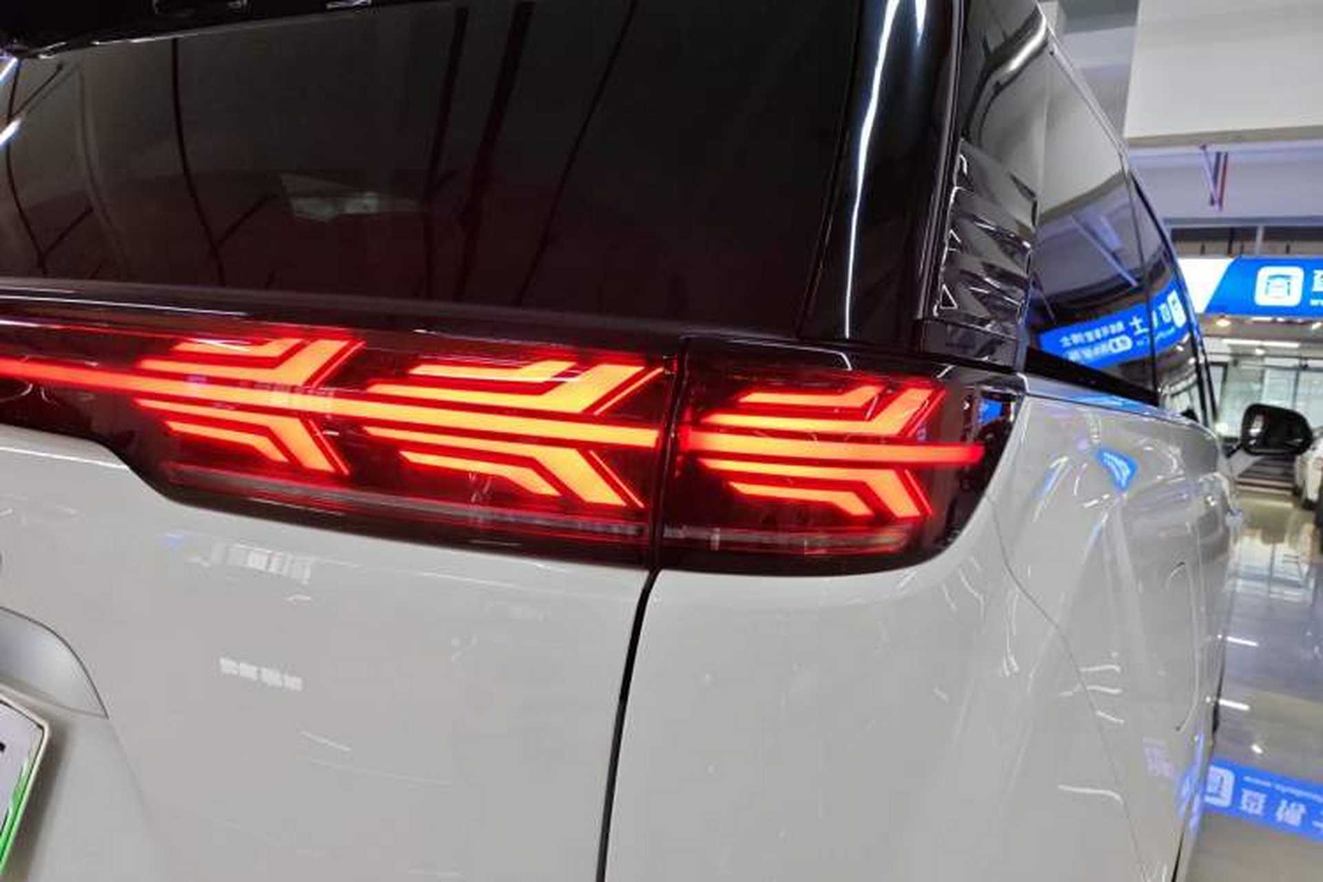 Used Denza D9 2023 DM-i 945 Business Edition Right Rear Taillight