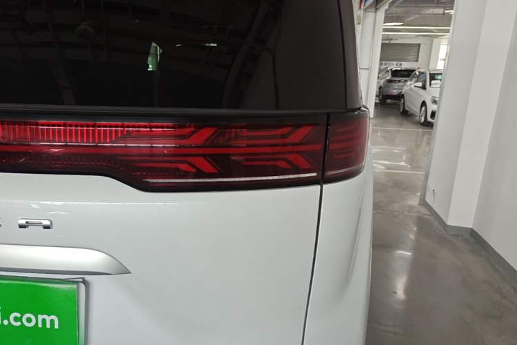 Used Denza D9 2023 DM-i 965 Luxury Model Right Rear Taillight