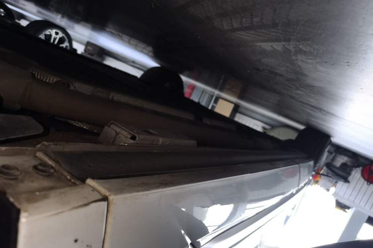 Used Denza D9 2023 DM-i 965 Luxury Model Right Side Sill