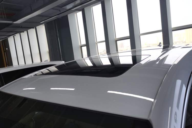 Used Denza D9 2023 DM-i 965 Luxury Model Roof