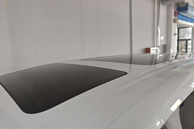 Used Denza D9 2023 DM-i 965 Luxury Model Roof